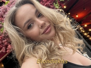 Blondiekiss