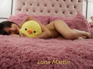 Luna_Martin