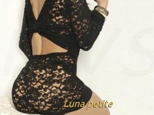 Luna_petite