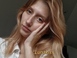 Lunakiss