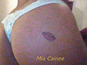 Mia_Cainee