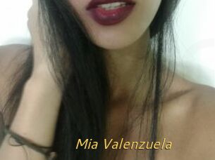 Mia_Valenzuela