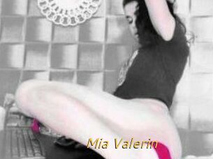 Mia_Valerin