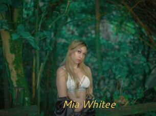 Mia_Whitee