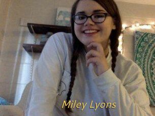 Miley_Lyons