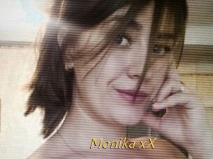 Monika_xX