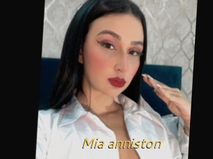 Mia_anniston