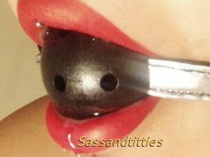 Sassandtitties